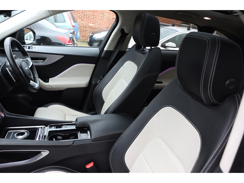 Jaguar 2.0 P300 R-SPORT SUV 5DR PETROL AWD AUTO PAN ROOF HEATED SEATS SAT NAV BLUETOOTH APPLE CARPLAY REAR & 360 CAMERA PARKING AIDS 2 OWNERS 34000 MILES FSH 72-74 Mitcham Road