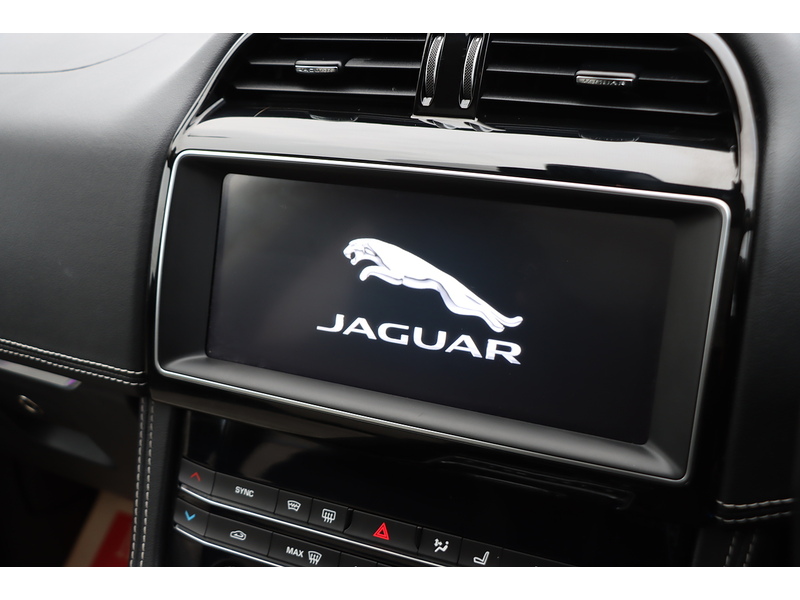 Jaguar 2.0 P300 R-SPORT SUV 5DR PETROL AWD AUTO PAN ROOF HEATED SEATS SAT NAV BLUETOOTH APPLE CARPLAY REAR & 360 CAMERA PARKING AIDS 2 OWNERS 34000 MILES FSH 72-74 Mitcham Road