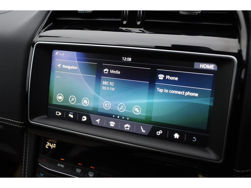 Jaguar 2.0 P300 R-SPORT SUV 5DR PETROL AWD AUTO PAN ROOF HEATED SEATS SAT NAV BLUETOOTH APPLE CARPLAY REAR & 360 CAMERA PARKING AIDS 2 OWNERS 34000 MILES FSH 72-74 Mitcham Road