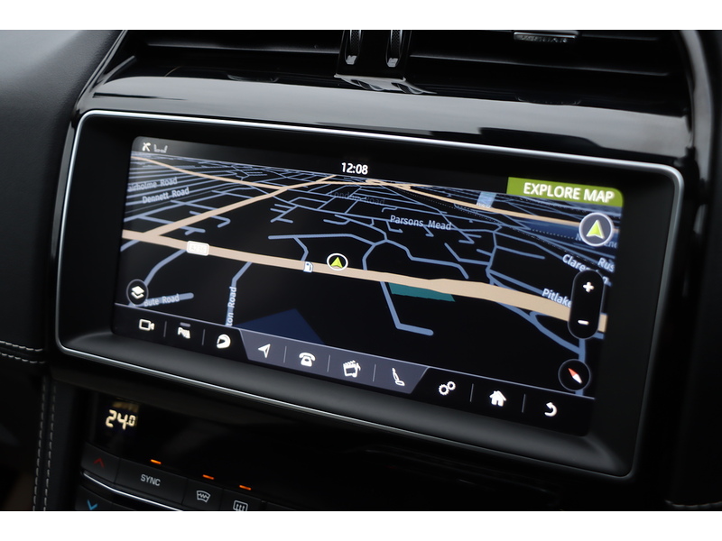 Jaguar 2.0 P300 R-SPORT SUV 5DR PETROL AWD AUTO PAN ROOF HEATED SEATS SAT NAV BLUETOOTH APPLE CARPLAY REAR & 360 CAMERA PARKING AIDS 2 OWNERS 34000 MILES FSH 72-74 Mitcham Road