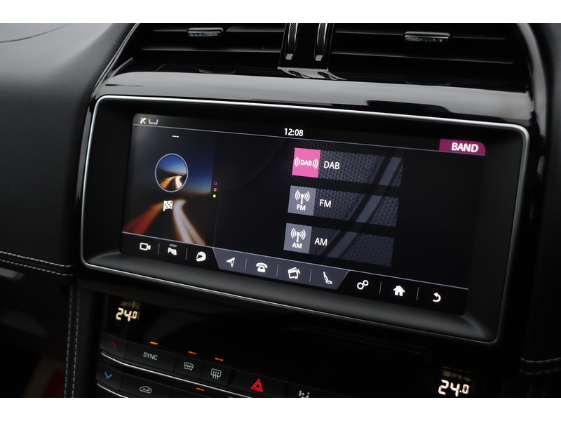 Jaguar 2.0 P300 R-SPORT SUV 5DR PETROL AWD AUTO PAN ROOF HEATED SEATS SAT NAV BLUETOOTH APPLE CARPLAY REAR & 360 CAMERA PARKING AIDS 2 OWNERS 34000 MILES FSH 72-74 Mitcham Road