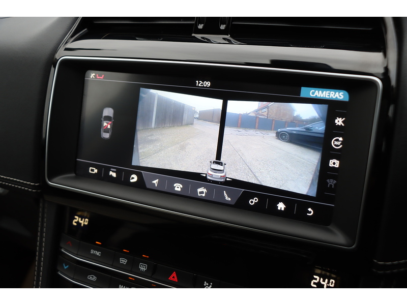 Jaguar 2.0 P300 R-SPORT SUV 5DR PETROL AWD AUTO PAN ROOF HEATED SEATS SAT NAV BLUETOOTH APPLE CARPLAY REAR & 360 CAMERA PARKING AIDS 2 OWNERS 34000 MILES FSH 72-74 Mitcham Road