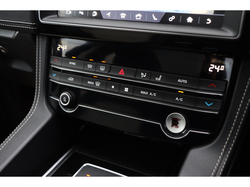 Jaguar 2.0 P300 R-SPORT SUV 5DR PETROL AWD AUTO PAN ROOF HEATED SEATS SAT NAV BLUETOOTH APPLE CARPLAY REAR & 360 CAMERA PARKING AIDS 2 OWNERS 34000 MILES FSH 72-74 Mitcham Road