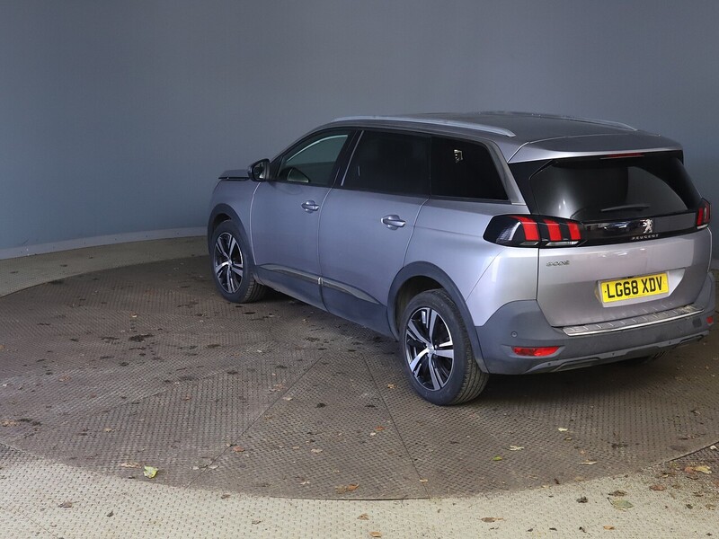 Peugeot 1.2 PureTech Allure SUV 5dr Petrol Manual Euro 6 (s/s) (130 ps) 72-74 Mitcham Road