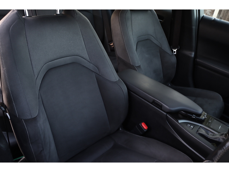 Lexus 250H 2.0 SUV 5DR PETROL HYBRID E-CVT AUTO SAT NAV BLUETOOTH DAB STEREO APPLE CARPLAY REAR CAMERA JUST 2 OWNERS ONLY 59000 MILES SH NO ULEZ CHARGE 72-74 Mitcham Road