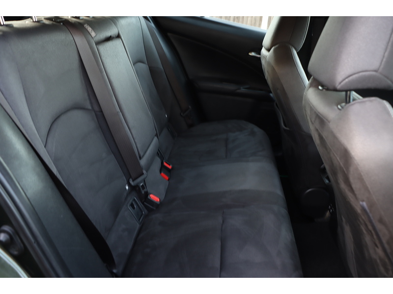 Lexus 250H 2.0 SUV 5DR PETROL HYBRID E-CVT AUTO SAT NAV BLUETOOTH DAB STEREO APPLE CARPLAY REAR CAMERA JUST 2 OWNERS ONLY 59000 MILES SH NO ULEZ CHARGE 72-74 Mitcham Road