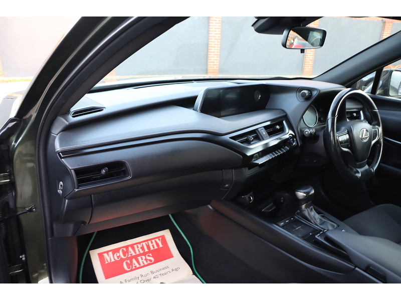 Lexus 250H 2.0 SUV 5DR PETROL HYBRID E-CVT AUTO SAT NAV BLUETOOTH DAB STEREO APPLE CARPLAY REAR CAMERA JUST 2 OWNERS ONLY 59000 MILES SH NO ULEZ CHARGE 72-74 Mitcham Road