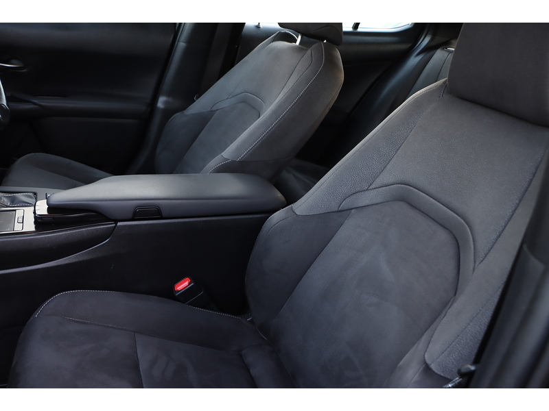 Lexus 250H 2.0 SUV 5DR PETROL HYBRID E-CVT AUTO SAT NAV BLUETOOTH DAB STEREO APPLE CARPLAY REAR CAMERA JUST 2 OWNERS ONLY 59000 MILES SH NO ULEZ CHARGE 72-74 Mitcham Road