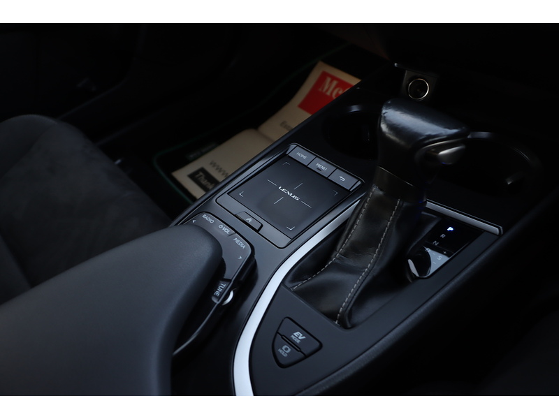 Lexus 250H 2.0 SUV 5DR PETROL HYBRID E-CVT AUTO SAT NAV BLUETOOTH DAB STEREO APPLE CARPLAY REAR CAMERA JUST 2 OWNERS ONLY 59000 MILES SH NO ULEZ CHARGE 72-74 Mitcham Road