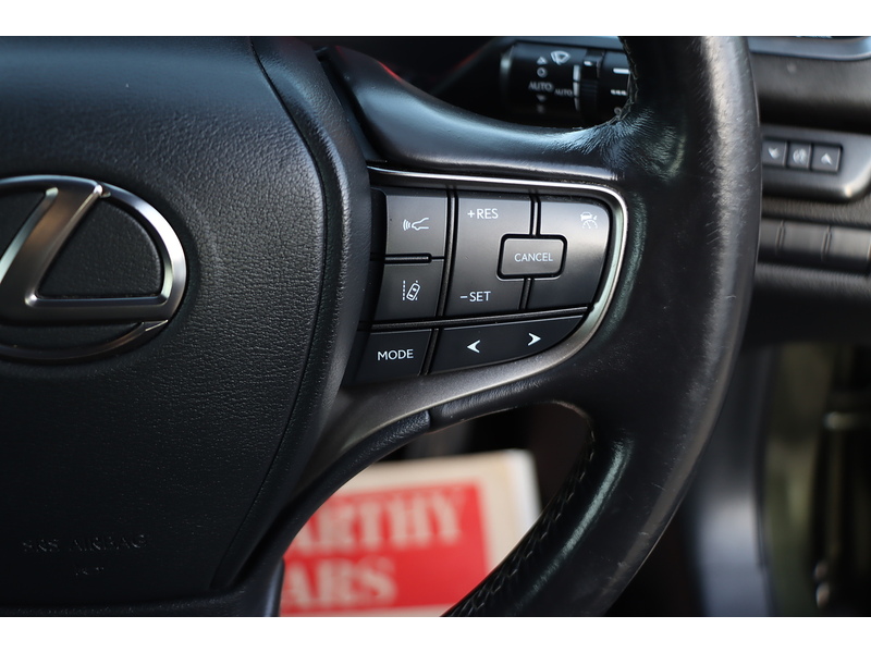 Lexus 250H 2.0 SUV 5DR PETROL HYBRID E-CVT AUTO SAT NAV BLUETOOTH DAB STEREO APPLE CARPLAY REAR CAMERA JUST 2 OWNERS ONLY 59000 MILES SH NO ULEZ CHARGE 72-74 Mitcham Road