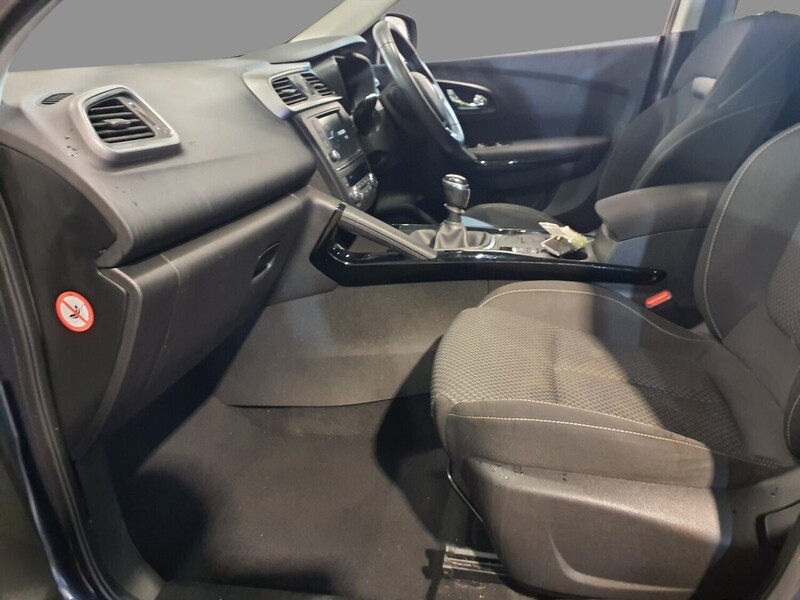 Renault 1.2 TCe Dynamique Nav SUV 5dr Petrol Manual Euro 6 (s/s) (130 ps) 72-74 Mitcham Road