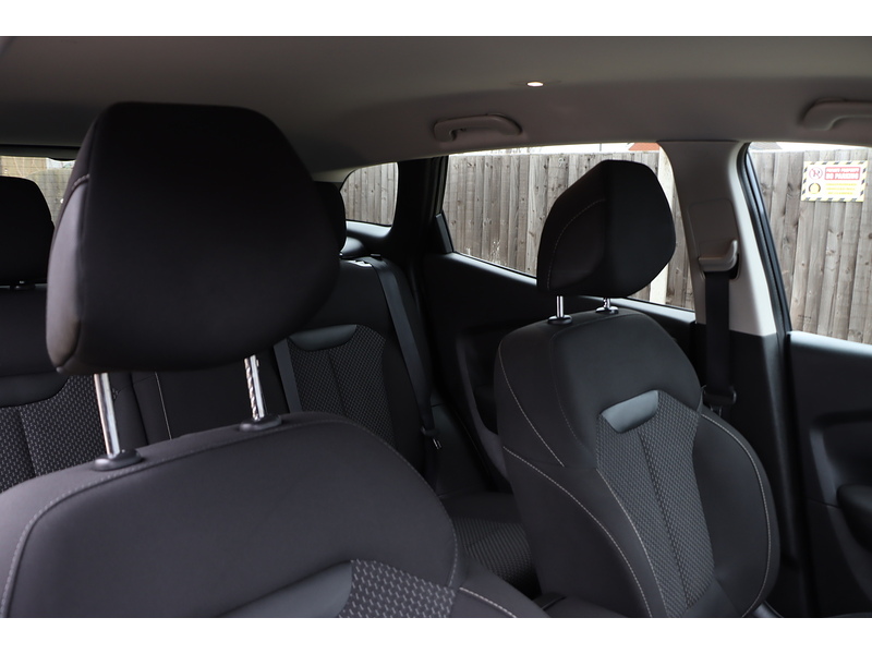 Renault 1.2 TCE DYNAMIQUE NAV SUV 5DR PETROL MANUAL SAT NAV BLUETOOTH STEREO APPLE CARPLAY JUST 2 OWNERS SAME OWNER FOR 6 YEARS 66000 MILES SH NO ULEZ CHARGE 72-74 Mitcham Road