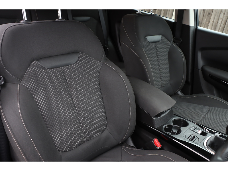 Renault 1.2 TCE DYNAMIQUE NAV SUV 5DR PETROL MANUAL SAT NAV BLUETOOTH STEREO APPLE CARPLAY JUST 2 OWNERS SAME OWNER FOR 6 YEARS 66000 MILES SH NO ULEZ CHARGE 72-74 Mitcham Road