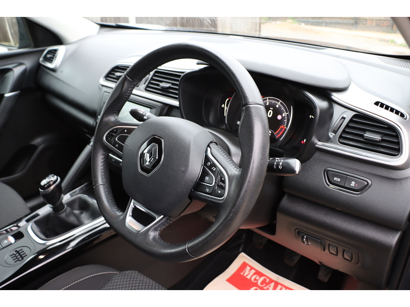 Renault 1.2 TCE DYNAMIQUE NAV SUV 5DR PETROL MANUAL SAT NAV BLUETOOTH STEREO APPLE CARPLAY JUST 2 OWNERS SAME OWNER FOR 6 YEARS 66000 MILES SH NO ULEZ CHARGE 72-74 Mitcham Road