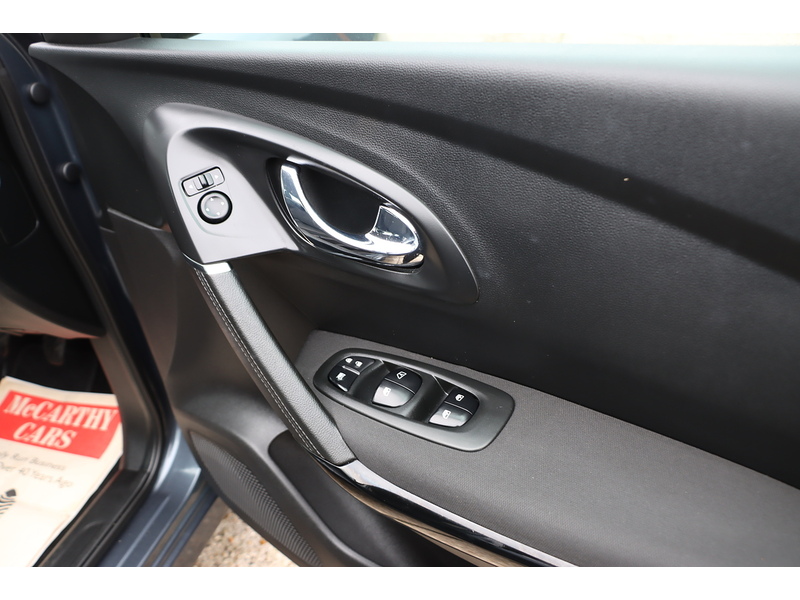 Renault 1.2 TCE DYNAMIQUE NAV SUV 5DR PETROL MANUAL SAT NAV BLUETOOTH STEREO APPLE CARPLAY JUST 2 OWNERS SAME OWNER FOR 6 YEARS 66000 MILES SH NO ULEZ CHARGE 72-74 Mitcham Road