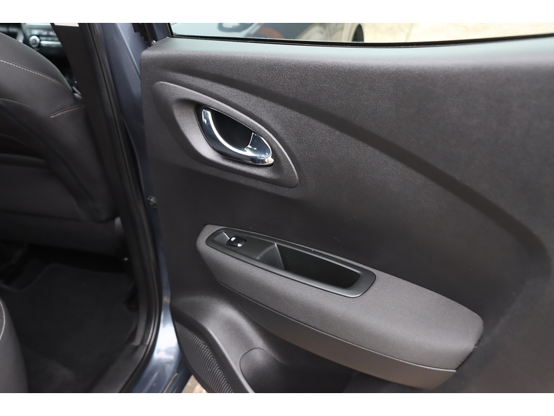 Renault 1.2 TCE DYNAMIQUE NAV SUV 5DR PETROL MANUAL SAT NAV BLUETOOTH STEREO APPLE CARPLAY JUST 2 OWNERS SAME OWNER FOR 6 YEARS 66000 MILES SH NO ULEZ CHARGE 72-74 Mitcham Road