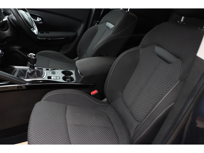 Renault 1.2 TCE DYNAMIQUE NAV SUV 5DR PETROL MANUAL SAT NAV BLUETOOTH STEREO APPLE CARPLAY JUST 2 OWNERS SAME OWNER FOR 6 YEARS 66000 MILES SH NO ULEZ CHARGE 72-74 Mitcham Road