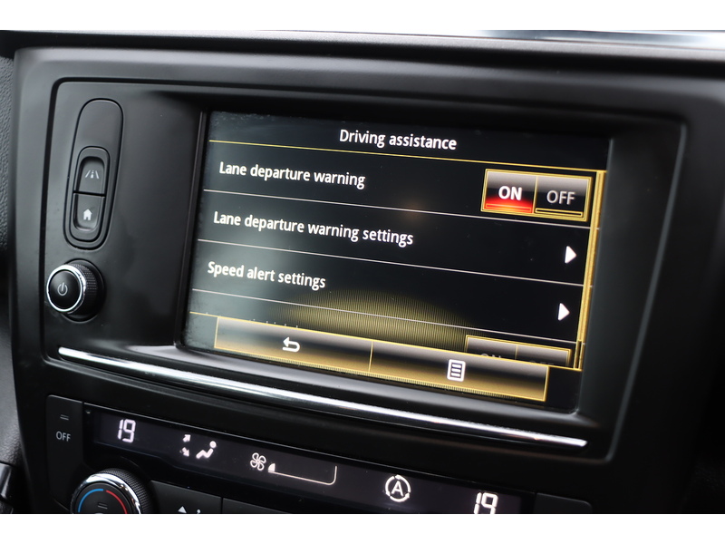 Renault 1.2 TCE DYNAMIQUE NAV SUV 5DR PETROL MANUAL SAT NAV BLUETOOTH STEREO APPLE CARPLAY JUST 2 OWNERS SAME OWNER FOR 6 YEARS 66000 MILES SH NO ULEZ CHARGE 72-74 Mitcham Road