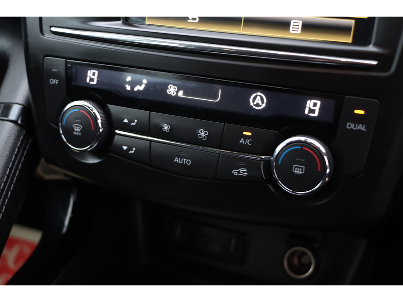 Renault 1.2 TCE DYNAMIQUE NAV SUV 5DR PETROL MANUAL SAT NAV BLUETOOTH STEREO APPLE CARPLAY JUST 2 OWNERS SAME OWNER FOR 6 YEARS 66000 MILES SH NO ULEZ CHARGE 72-74 Mitcham Road