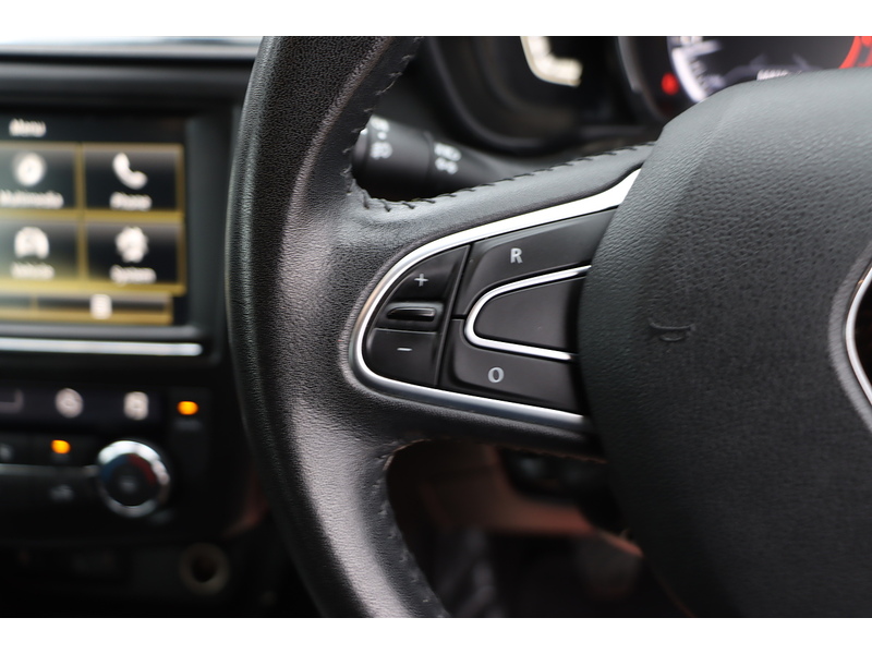 Renault 1.2 TCE DYNAMIQUE NAV SUV 5DR PETROL MANUAL SAT NAV BLUETOOTH STEREO APPLE CARPLAY JUST 2 OWNERS SAME OWNER FOR 6 YEARS 66000 MILES SH NO ULEZ CHARGE 72-74 Mitcham Road