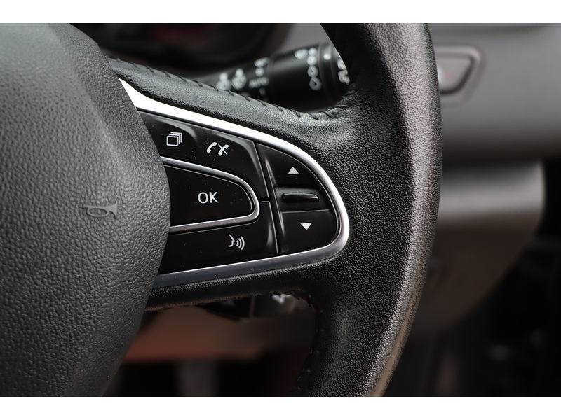 Renault 1.2 TCE DYNAMIQUE NAV SUV 5DR PETROL MANUAL SAT NAV BLUETOOTH STEREO APPLE CARPLAY JUST 2 OWNERS SAME OWNER FOR 6 YEARS 66000 MILES SH NO ULEZ CHARGE 72-74 Mitcham Road