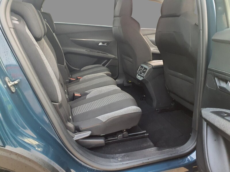 Peugeot 1.2 PureTech Active Premium SUV 5dr Petrol Manual Euro 6 (s/s) (130 ps) 72-74 Mitcham Road