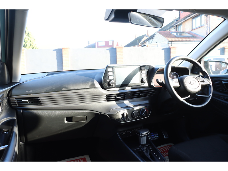 Hyundai 1.0 T-GDI MHEV SE CONNECT SUV 5DR PETROL HYBRID DCT AUTO SAT NAV DAB STEREO APPLE CARPLAY REAR CAMERA PARKING AIDS JUST 1 OWNER ONLY 22000 MILES FSH 72-74 Mitcham Road