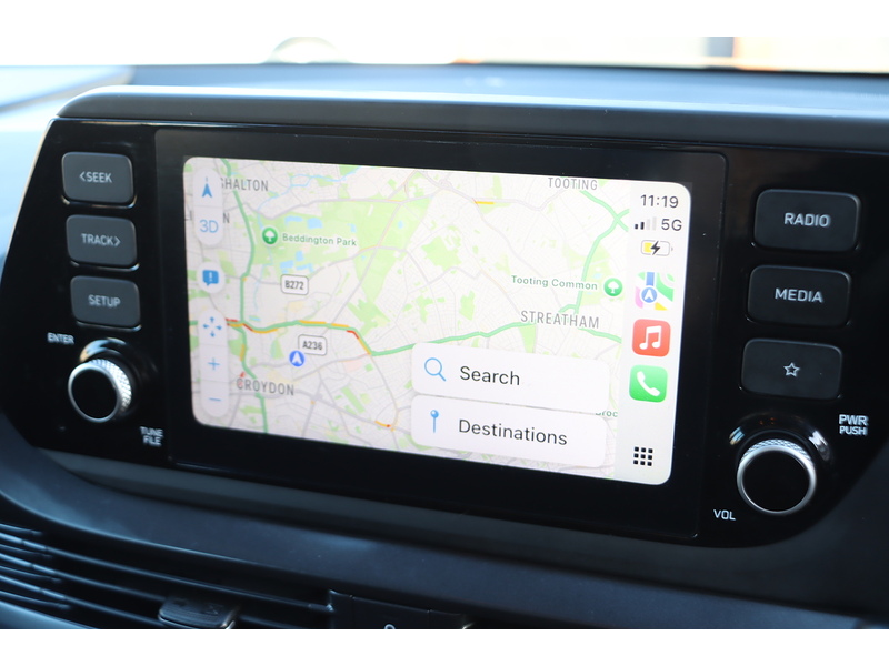 Hyundai 1.0 T-GDI MHEV SE CONNECT SUV 5DR PETROL HYBRID DCT AUTO SAT NAV DAB STEREO APPLE CARPLAY REAR CAMERA PARKING AIDS JUST 1 OWNER ONLY 22000 MILES FSH 72-74 Mitcham Road