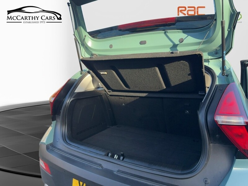 Hyundai 1.0 T-GDI MHEV SE CONNECT SUV 5DR PETROL HYBRID DCT AUTO SAT NAV DAB STEREO APPLE CARPLAY REAR CAMERA PARKING AIDS JUST 1 OWNER ONLY 22000 MILES FSH 72-74 Mitcham Road