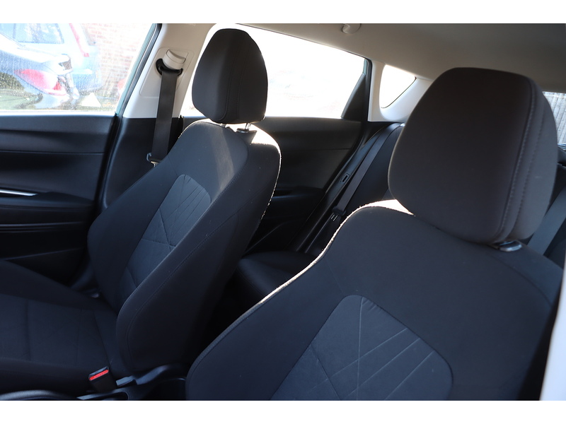 Hyundai 1.0 T-GDI MHEV SE CONNECT SUV 5DR PETROL HYBRID DCT AUTO SAT NAV DAB STEREO APPLE CARPLAY REAR CAMERA PARKING AIDS JUST 1 OWNER ONLY 22000 MILES FSH 72-74 Mitcham Road