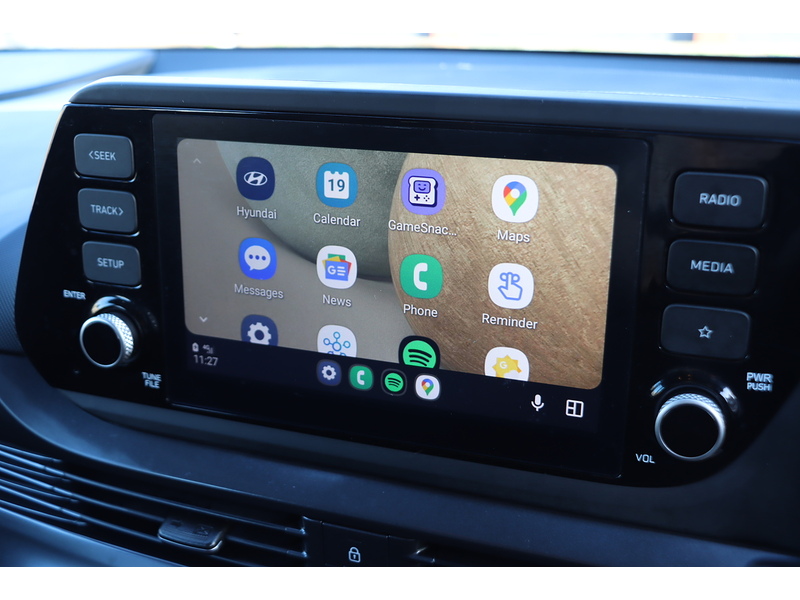 Hyundai 1.0 T-GDI MHEV SE CONNECT SUV 5DR PETROL HYBRID DCT AUTO SAT NAV DAB STEREO APPLE CARPLAY REAR CAMERA PARKING AIDS JUST 1 OWNER ONLY 22000 MILES FSH 72-74 Mitcham Road