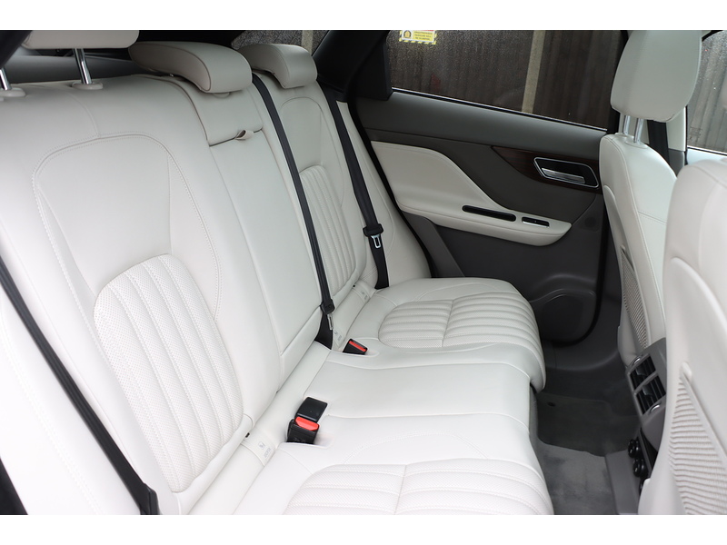 Jaguar 2.0 P250I PORTFOLIO SUV 5DR PETROL AWD AUTO PAN ROOF HEATED SEATS SATNAV BLUETOOTH STEREO REAR CAMERA PARKING AIDS 2 OWNERS 47000 MILES FSH 6 SERVICES 72-74 Mitcham Road