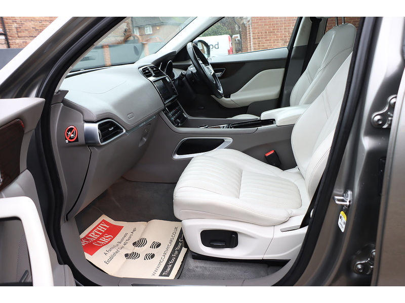 Jaguar 2.0 P250I PORTFOLIO SUV 5DR PETROL AWD AUTO PAN ROOF HEATED SEATS SATNAV BLUETOOTH STEREO REAR CAMERA PARKING AIDS 2 OWNERS 47000 MILES FSH 6 SERVICES 72-74 Mitcham Road