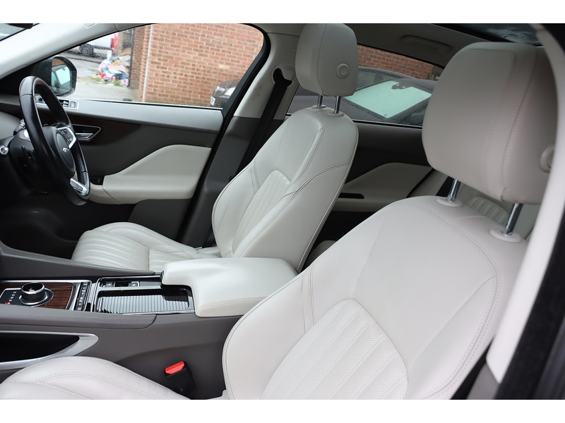 Jaguar 2.0 P250I PORTFOLIO SUV 5DR PETROL AWD AUTO PAN ROOF HEATED SEATS SATNAV BLUETOOTH STEREO REAR CAMERA PARKING AIDS 2 OWNERS 47000 MILES FSH 6 SERVICES 72-74 Mitcham Road