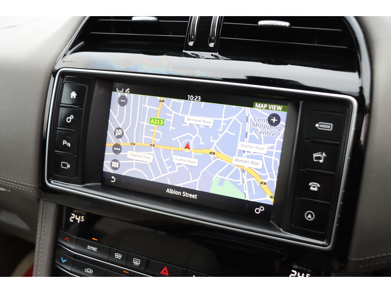 Jaguar 2.0 P250I PORTFOLIO SUV 5DR PETROL AWD AUTO PAN ROOF HEATED SEATS SATNAV BLUETOOTH STEREO REAR CAMERA PARKING AIDS 2 OWNERS 47000 MILES FSH 6 SERVICES 72-74 Mitcham Road