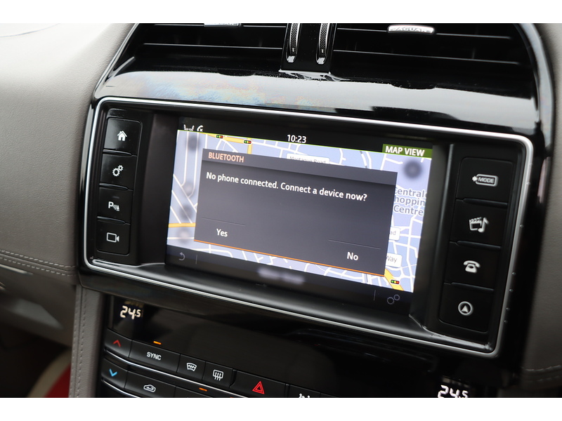 Jaguar 2.0 P250I PORTFOLIO SUV 5DR PETROL AWD AUTO PAN ROOF HEATED SEATS SATNAV BLUETOOTH STEREO REAR CAMERA PARKING AIDS 2 OWNERS 47000 MILES FSH 6 SERVICES 72-74 Mitcham Road