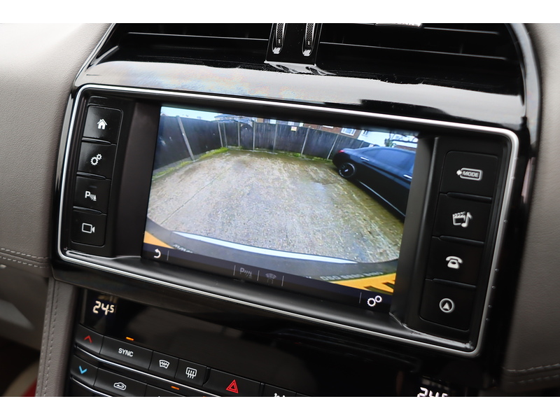 Jaguar 2.0 P250I PORTFOLIO SUV 5DR PETROL AWD AUTO PAN ROOF HEATED SEATS SATNAV BLUETOOTH STEREO REAR CAMERA PARKING AIDS 2 OWNERS 47000 MILES FSH 6 SERVICES 72-74 Mitcham Road