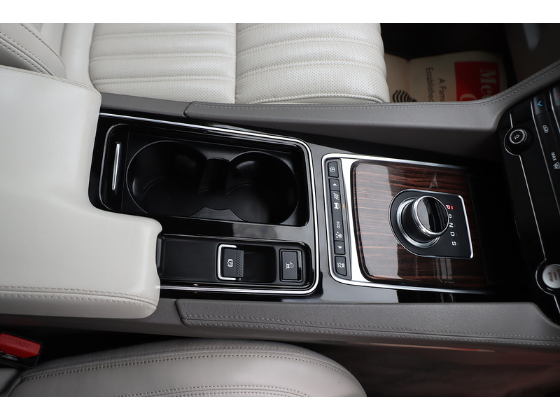 Jaguar 2.0 P250I PORTFOLIO SUV 5DR PETROL AWD AUTO PAN ROOF HEATED SEATS SATNAV BLUETOOTH STEREO REAR CAMERA PARKING AIDS 2 OWNERS 47000 MILES FSH 6 SERVICES 72-74 Mitcham Road