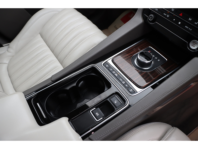 Jaguar 2.0 P250I PORTFOLIO SUV 5DR PETROL AWD AUTO PAN ROOF HEATED SEATS SATNAV BLUETOOTH STEREO REAR CAMERA PARKING AIDS 2 OWNERS 47000 MILES FSH 6 SERVICES 72-74 Mitcham Road