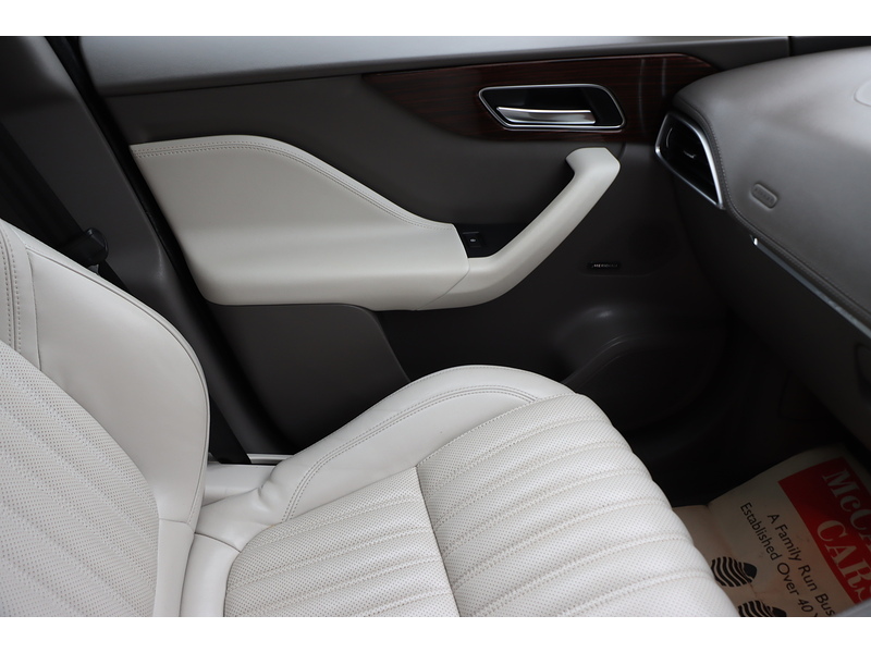 Jaguar 2.0 P250I PORTFOLIO SUV 5DR PETROL AWD AUTO PAN ROOF HEATED SEATS SATNAV BLUETOOTH STEREO REAR CAMERA PARKING AIDS 2 OWNERS 47000 MILES FSH 6 SERVICES 72-74 Mitcham Road