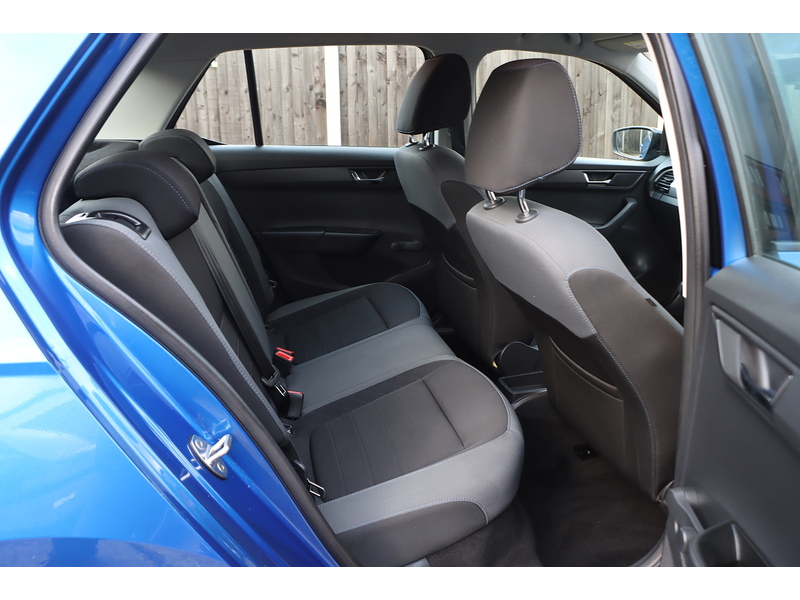 Skoda 1.0 TSI COLOUR EDITION HATCHBACK 5DR PETROL DSG AUTO SATNAV BLUETOOTH DAB RADIO APPLE CARPLAY PARKING AIDS 2 OWNERS ONLY 10000 MILES SH NO ULEZ CHARGE 72-74 Mitcham Road