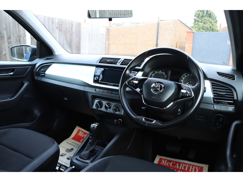 Skoda 1.0 TSI COLOUR EDITION HATCHBACK 5DR PETROL DSG AUTO SATNAV BLUETOOTH DAB RADIO APPLE CARPLAY PARKING AIDS 2 OWNERS ONLY 10000 MILES SH NO ULEZ CHARGE 72-74 Mitcham Road