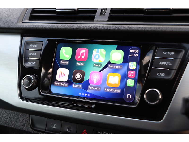 Skoda 1.0 TSI COLOUR EDITION HATCHBACK 5DR PETROL DSG AUTO SATNAV BLUETOOTH DAB RADIO APPLE CARPLAY PARKING AIDS 2 OWNERS ONLY 10000 MILES SH NO ULEZ CHARGE 72-74 Mitcham Road