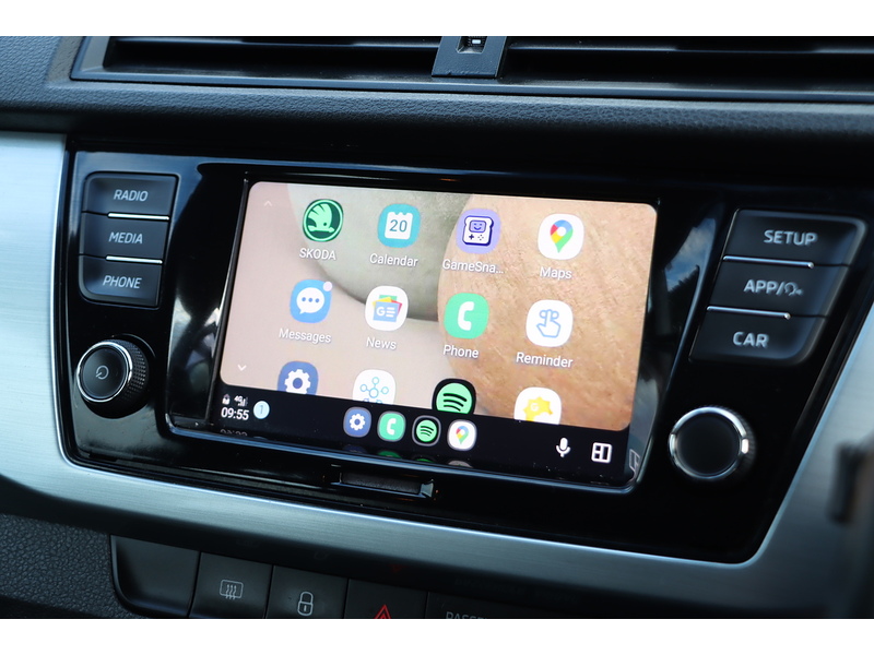 Skoda 1.0 TSI COLOUR EDITION HATCHBACK 5DR PETROL DSG AUTO SATNAV BLUETOOTH DAB RADIO APPLE CARPLAY PARKING AIDS 2 OWNERS ONLY 10000 MILES SH NO ULEZ CHARGE 72-74 Mitcham Road