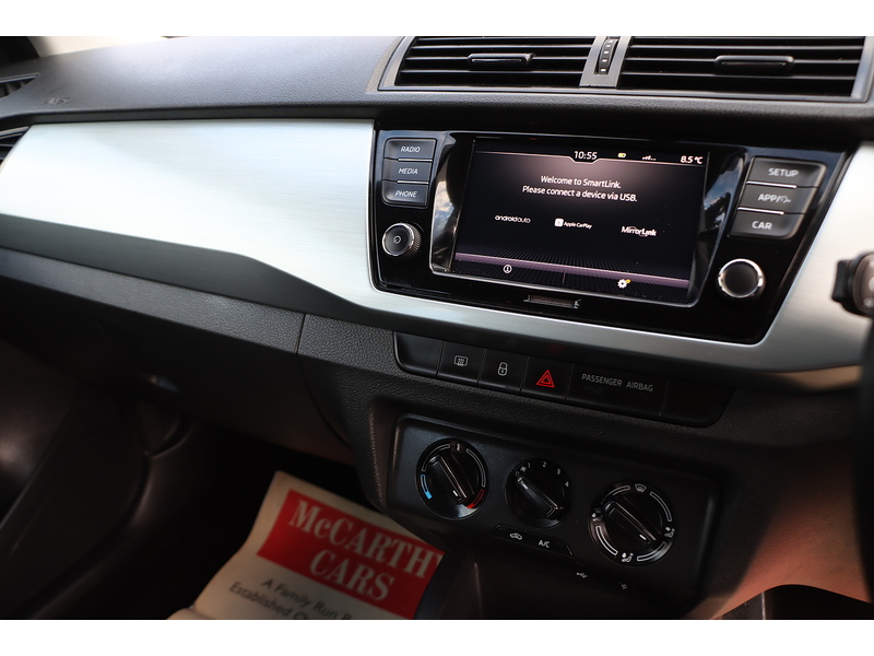 Skoda 1.0 TSI COLOUR EDITION HATCHBACK 5DR PETROL DSG AUTO SATNAV BLUETOOTH DAB RADIO APPLE CARPLAY PARKING AIDS 2 OWNERS ONLY 10000 MILES SH NO ULEZ CHARGE 72-74 Mitcham Road