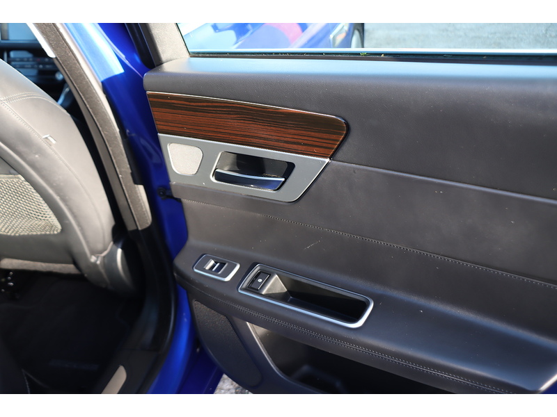 Jaguar 2.0I PORTFOLIO GPF SPORTBRAKE 5DR PETROL AUTO HEATED SEATS SATNAV BLUETOOTH DAB STEREO REAR CAMERA PARKING AIDS SAME OWNER FOR 3 YEARS 63000 MILES FSH 72-74 Mitcham Road