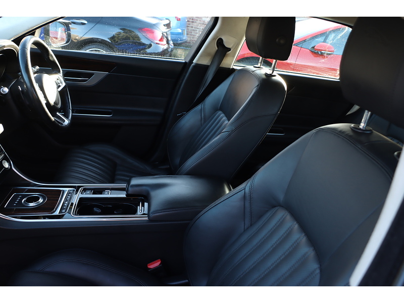 Jaguar 2.0I PORTFOLIO GPF SPORTBRAKE 5DR PETROL AUTO HEATED SEATS SATNAV BLUETOOTH DAB STEREO REAR CAMERA PARKING AIDS SAME OWNER FOR 3 YEARS 63000 MILES FSH 72-74 Mitcham Road