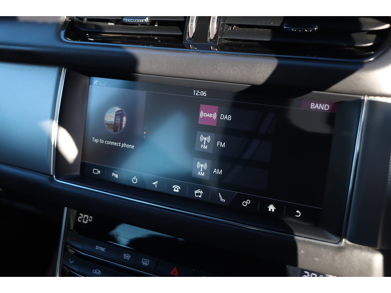 Jaguar 2.0I PORTFOLIO GPF SPORTBRAKE 5DR PETROL AUTO HEATED SEATS SATNAV BLUETOOTH DAB STEREO REAR CAMERA PARKING AIDS SAME OWNER FOR 3 YEARS 63000 MILES FSH 72-74 Mitcham Road