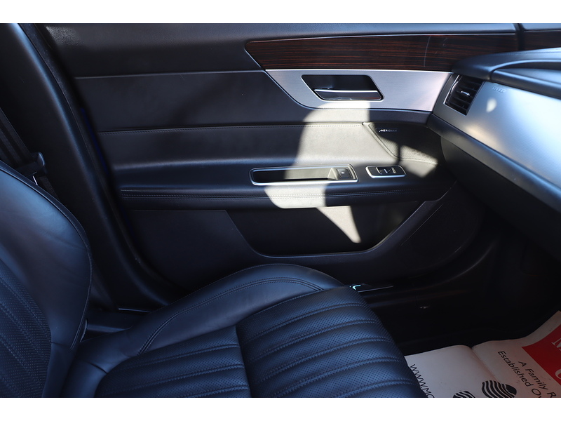 Jaguar 2.0I PORTFOLIO GPF SPORTBRAKE 5DR PETROL AUTO HEATED SEATS SATNAV BLUETOOTH DAB STEREO REAR CAMERA PARKING AIDS SAME OWNER FOR 3 YEARS 63000 MILES FSH 72-74 Mitcham Road