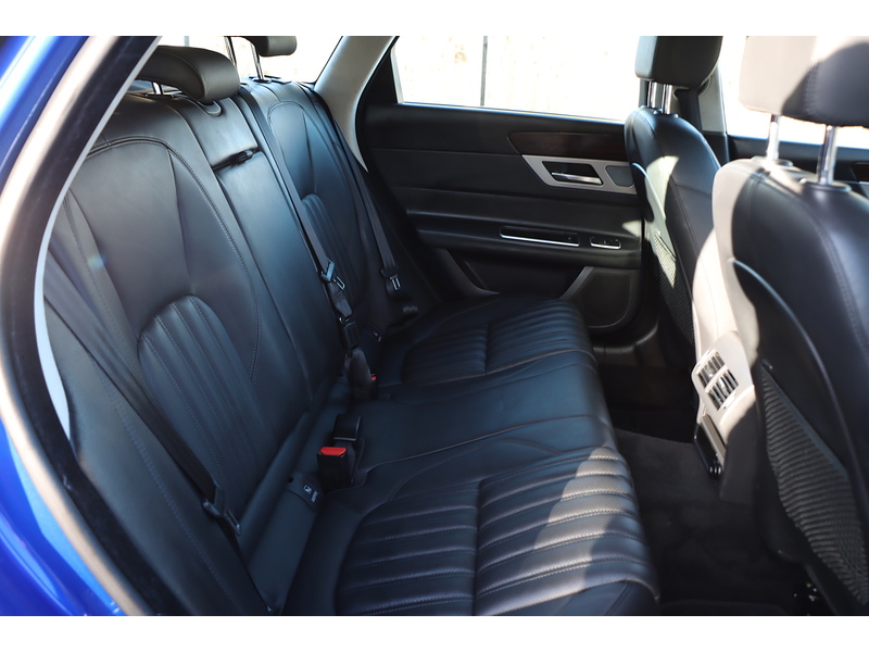 Jaguar 2.0I PORTFOLIO GPF SPORTBRAKE 5DR PETROL AUTO HEATED SEATS SATNAV BLUETOOTH DAB STEREO REAR CAMERA PARKING AIDS SAME OWNER FOR 3 YEARS 63000 MILES FSH 72-74 Mitcham Road